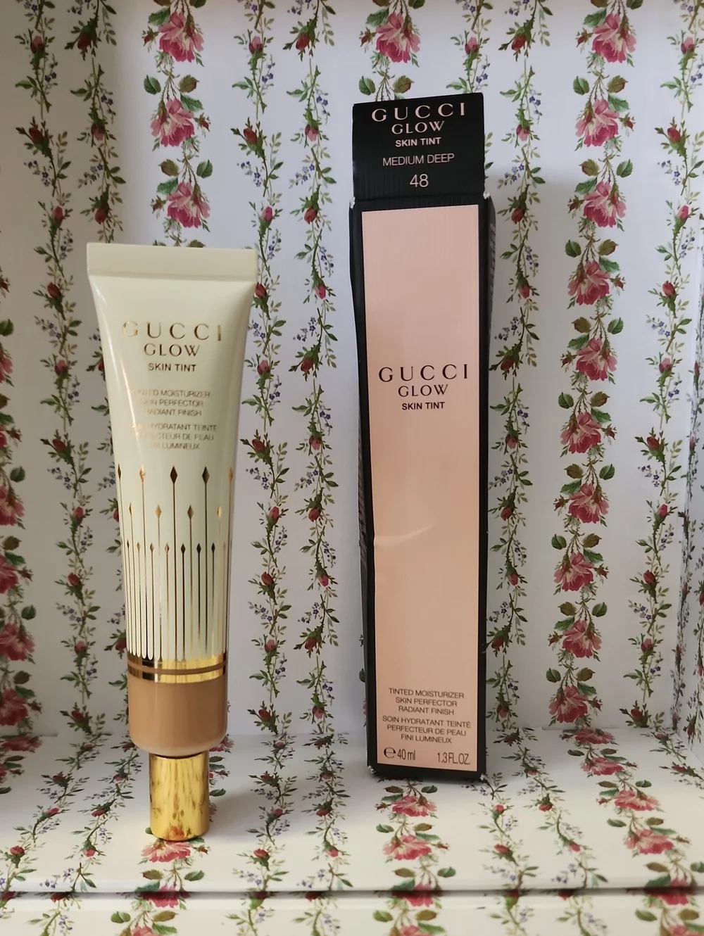 Gucci Glow Skin Tint - Pink (48 Medium Deep)